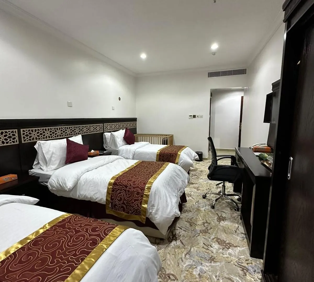 ***  Nuzha Sqaure Hotel مكة المملكة العربية السعودية