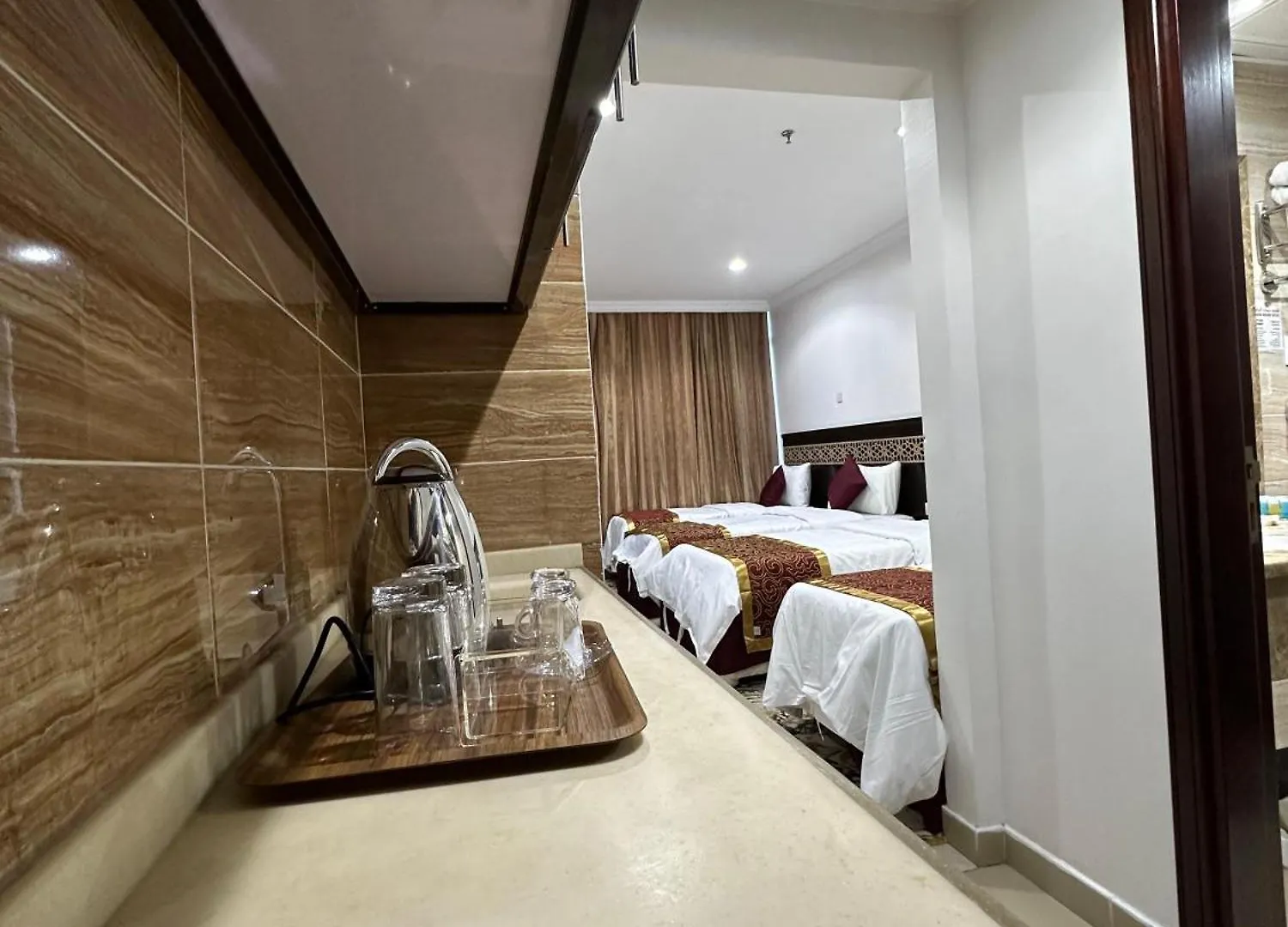 Nuzha Sqaure Hotel مكة