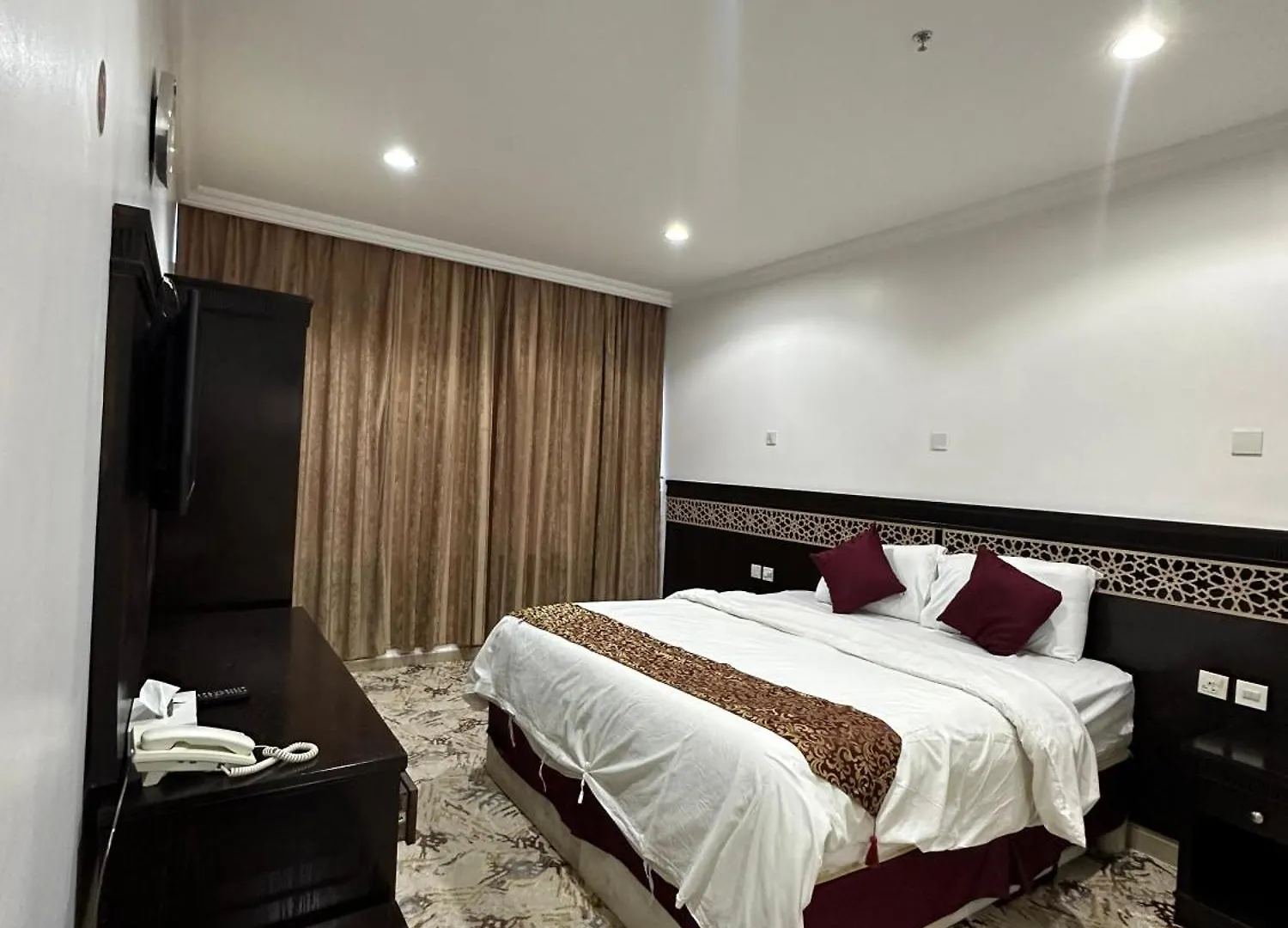 Nuzha Sqaure Hotel مكة 3*,  المملكة العربية السعودية